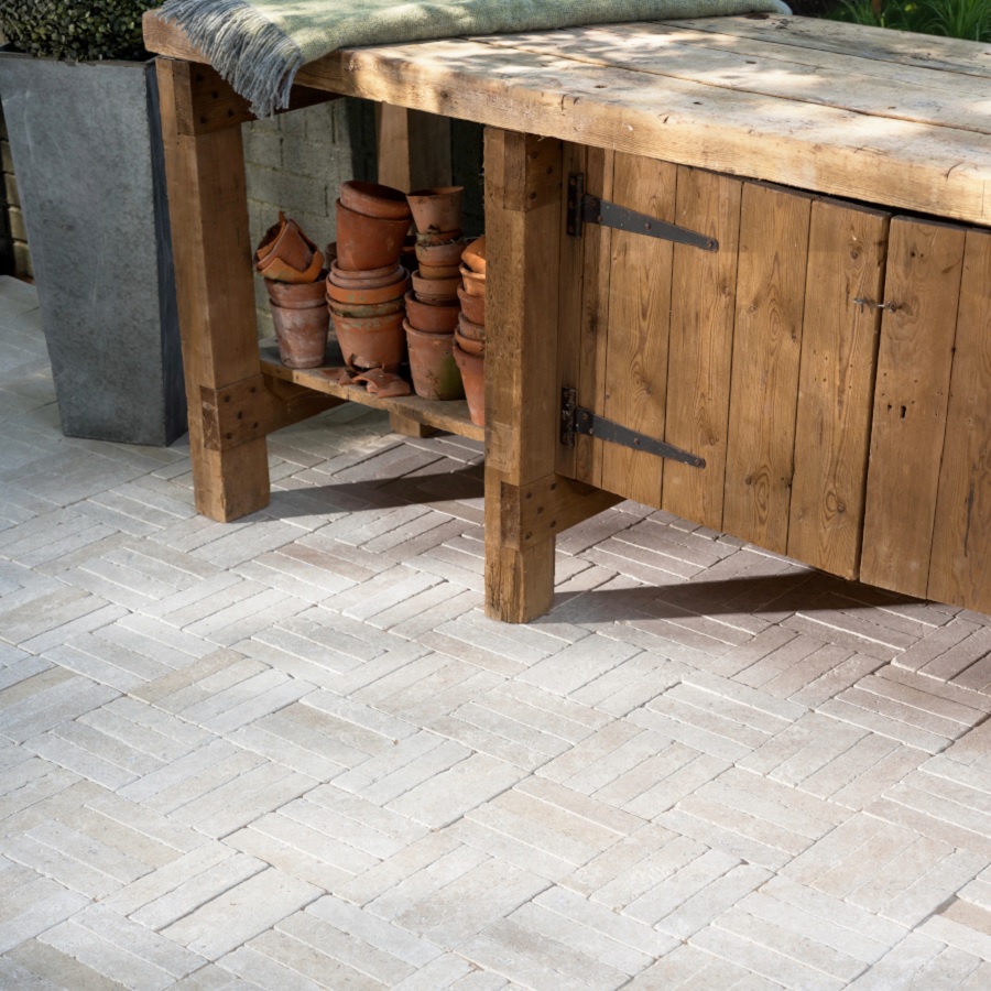 Outdoor Slim-Setts & Herringbone